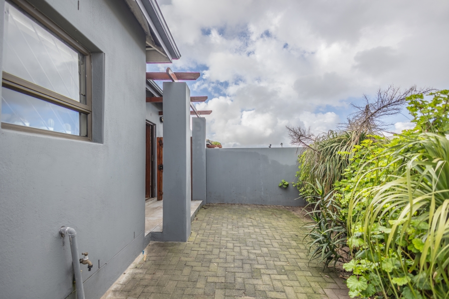 4 Bedroom Property for Sale in Viking Village Western Cape